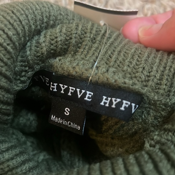 HYFVE olive knit half mid-drift sweater from Discovery- Size Small NWT - Picture 3 of 6